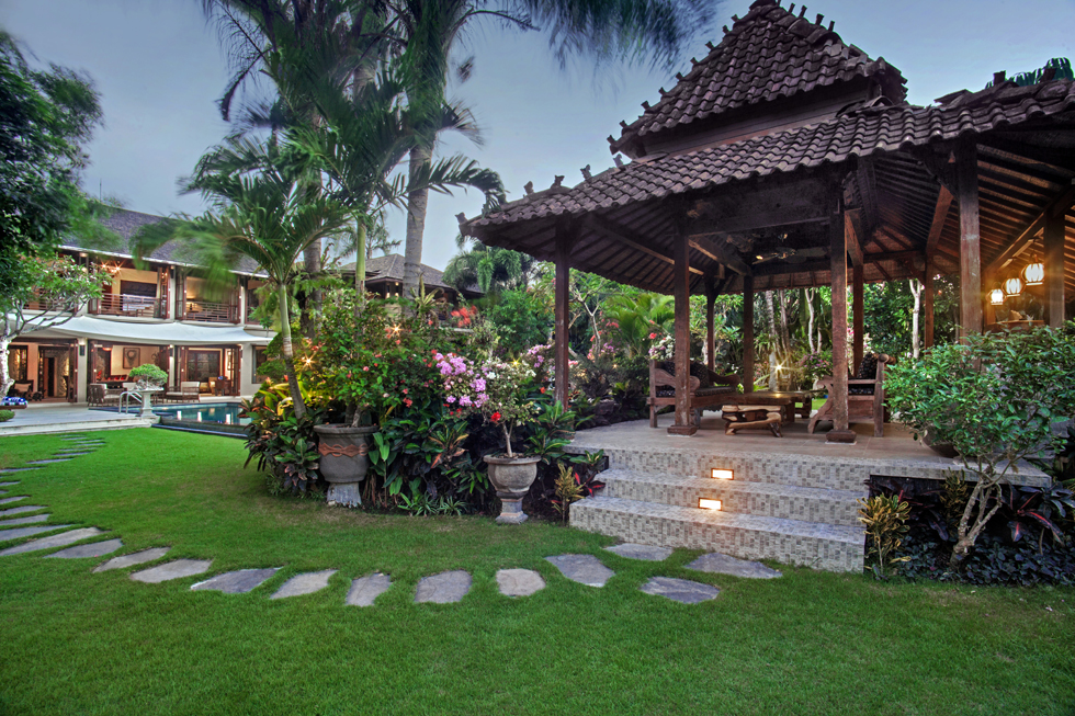 Avalon I - Garden joglo